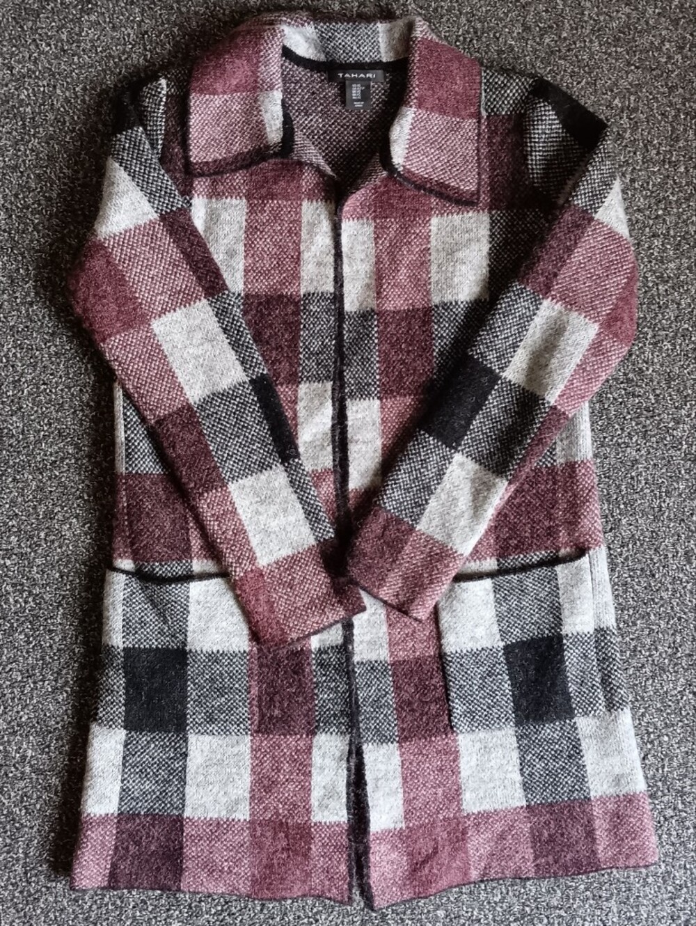 25% Wool Tahari Burgundy Black White Plaid Long Sleeve Open Front Cardigan XS